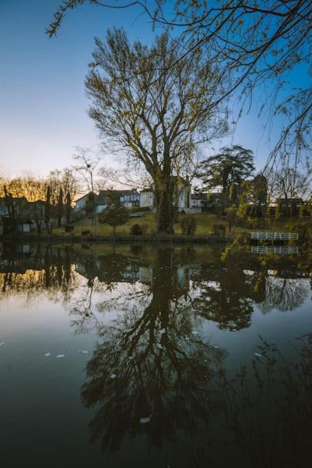 Le Chalet Du Bout Du Monde, En Bord De Riviere ! Grez-sur-Loing Εξωτερικό φωτογραφία